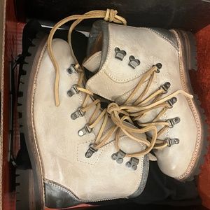 Freebird Hiker- Beige- Size 7
